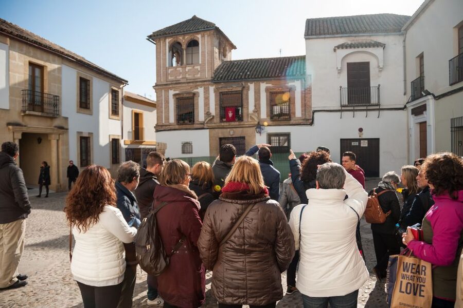 Cordoba: Jewish Quarter and Mosque-Cathedral Guided Tour - Mezquita to cathedral conversion, what you should notice as you walk