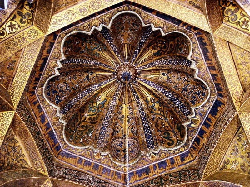 Córdoba: Jewish Quarter, Mosque, and Alcázar Tour - Synagogue and Iglesias Fernandinas: when the guide’s timing matters