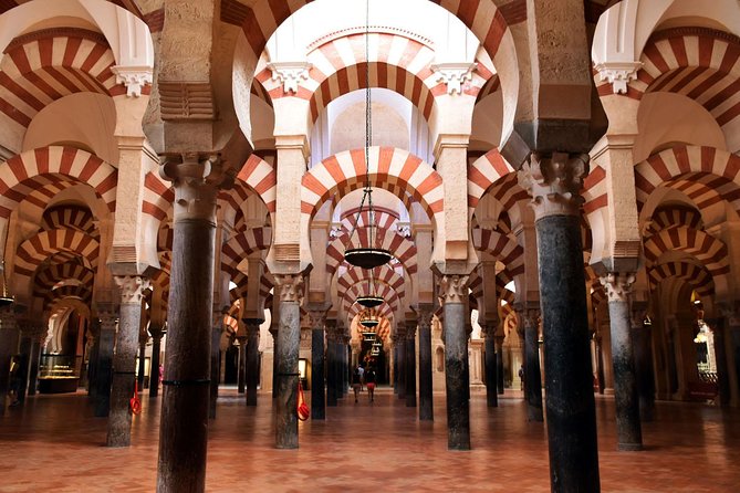 Cordoba Mosque and Jewish Quarter Guided Tour - Group size, hearing the guide, and keeping your place