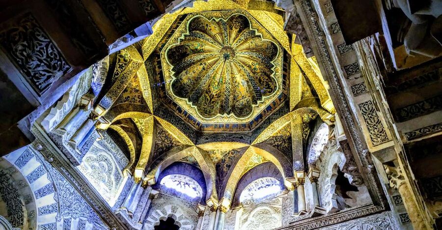 Córdoba: Mosque-Cathedral & Alcazar Guided Tour - Two monuments that define Córdoba, packed into 2 hours