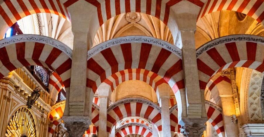 Córdoba: Mosque-Cathedral Guided Tour - Patio de los Naranjos and the tower: your orientation moment