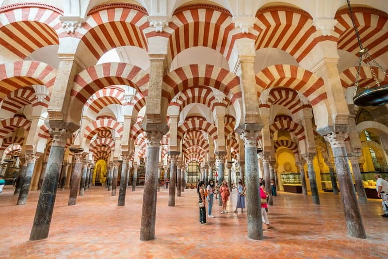Córdoba: Mosque, Jewish Quarter & Tour with Ticket - What the guide and headsets change for you