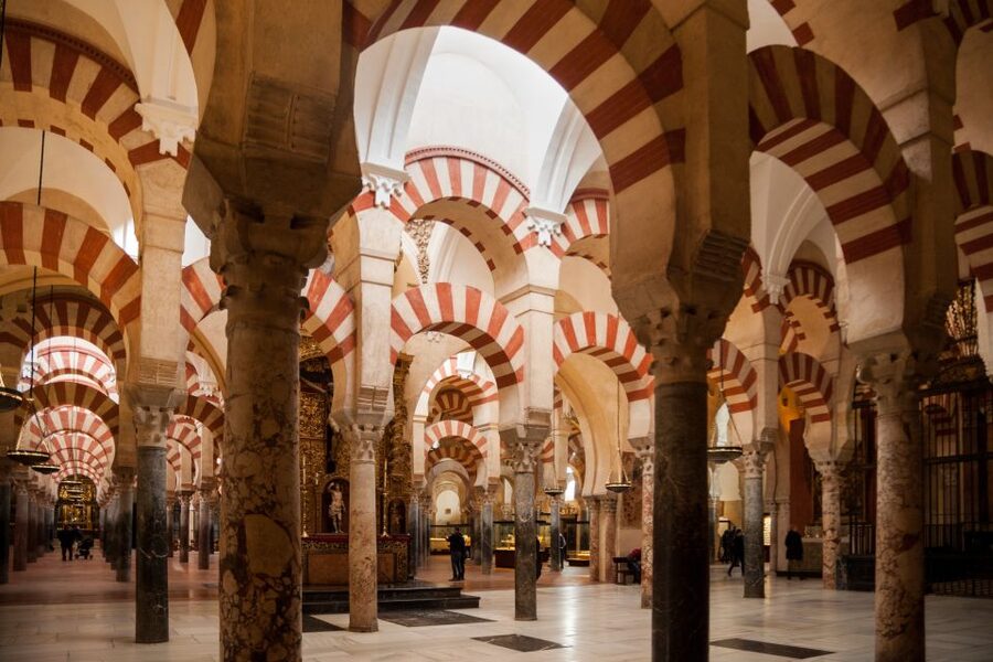 Córdoba: Skip-the-Line Great Mosque-Cathedral History Tour - From Islamic mosque to Catholic cathedral: what the guide explains clearly