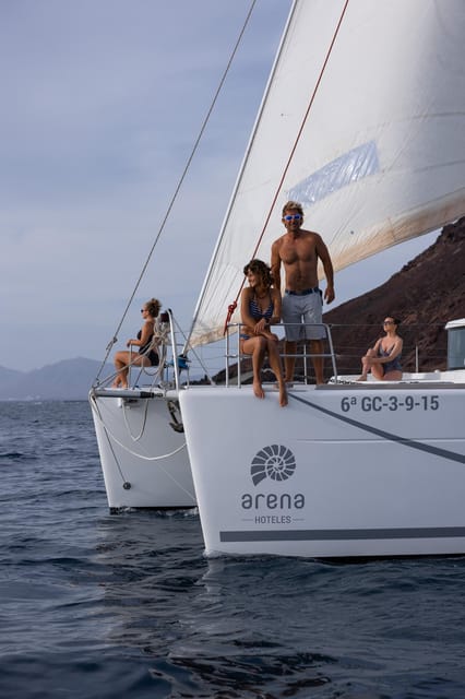 Corralejo: Adults-Only Catamaran Day Trip to Lobos Island - The water time that makes the trip worth it