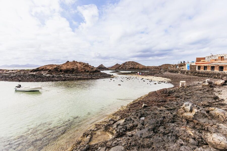 Corralejo: Lobos Island Catamaran Tour with Drinks & Snorkel - La Concha Beach stop: swims, sun, and what the schedule really feels like