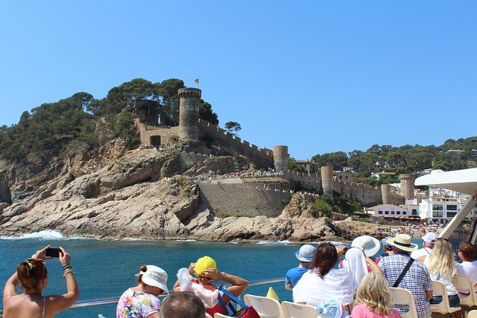 Costa Brava Day Sightseeing Tour with Boat Trip from Barcelona - Lunch in Tossa de Mar: how to use the free time without rushing