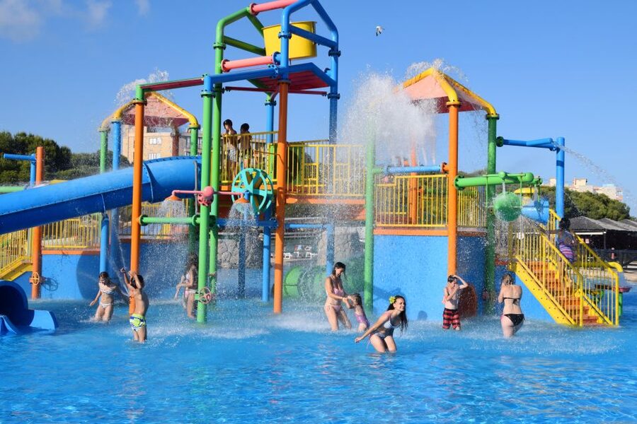 Costa Dorada: Aquopolis Entry Ticket - Boomerang’s 16-meter doughnut ride: how to make it worth the wait