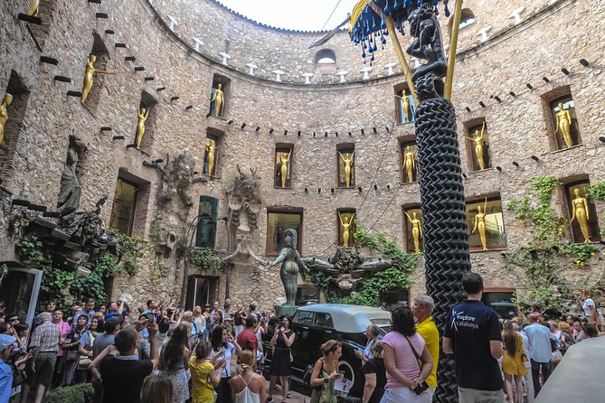 Dali Museum, House & Cadaques Small Group Tour from Barcelona - Portlligat and the Dalí House, plus the closure dates you should know