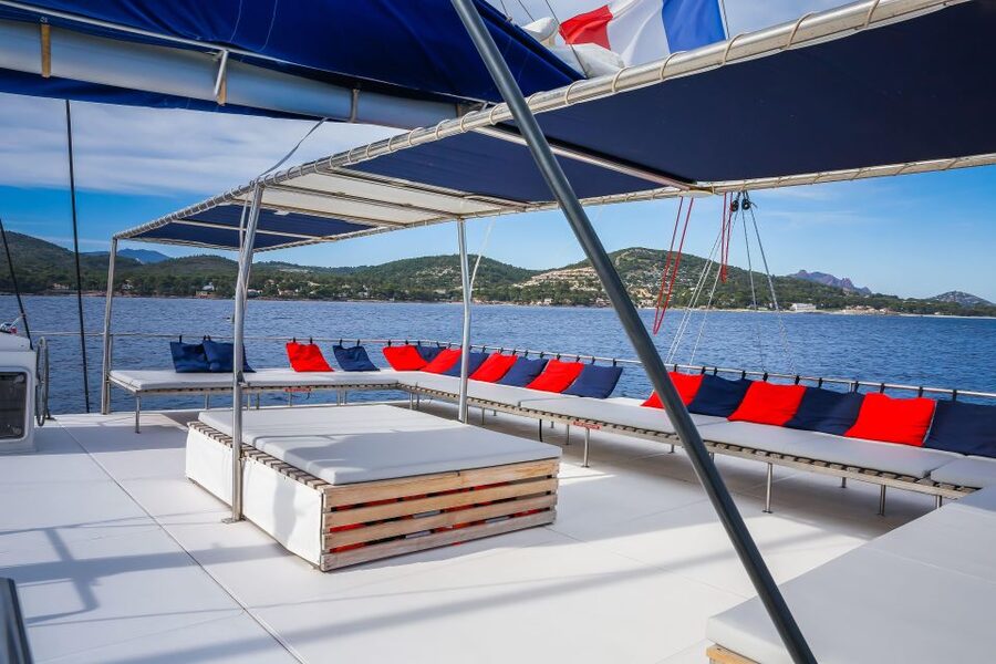 Denia: Cova Tallada Catamaran Tour and Swimming Stop - Music, one included drink, and how the 2-hour timing feels