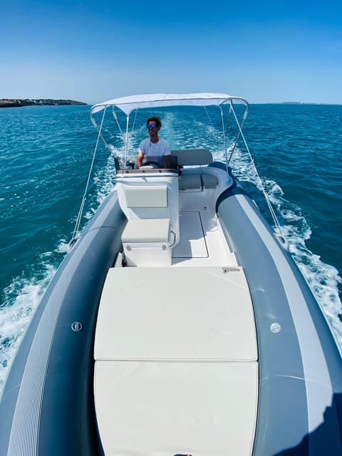 El Arenal: Private Mallorca Boat Rental (No License Needed) - Boat comfort details that make a difference