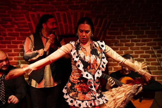 Essential Flamenco: Pure Flamenco Show in the Heart of Madrid - Venue Reality Check: Small, Warm, and Close