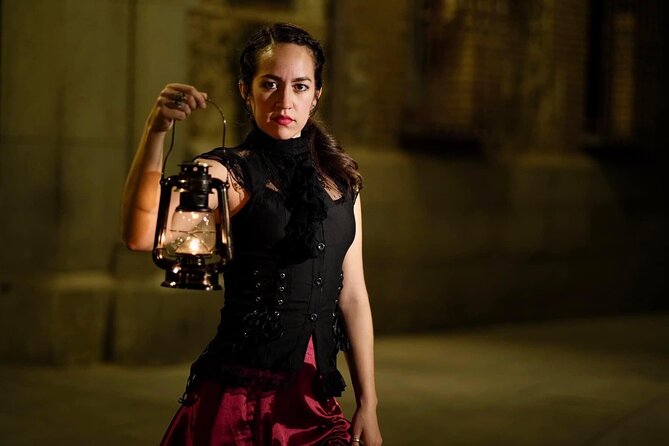 Evening Walking Tour: Spanish Inquisition & Legends of Old Madrid - Plaza de la Cruz Verde: Trials, Inquisitions, and the Power of Place