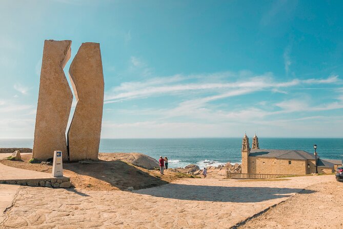 Finisterre and Costa da Morte: The Most Complete Tour of Santiago - Stop 1: Ponte Maceira and the bridge-with-a-story opening