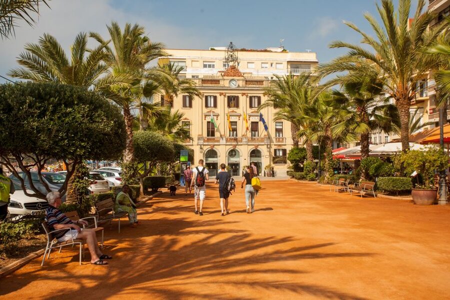 From Barcelona: Costa Brava Day Tour with Boat Trip - What to bring, and what to plan around
