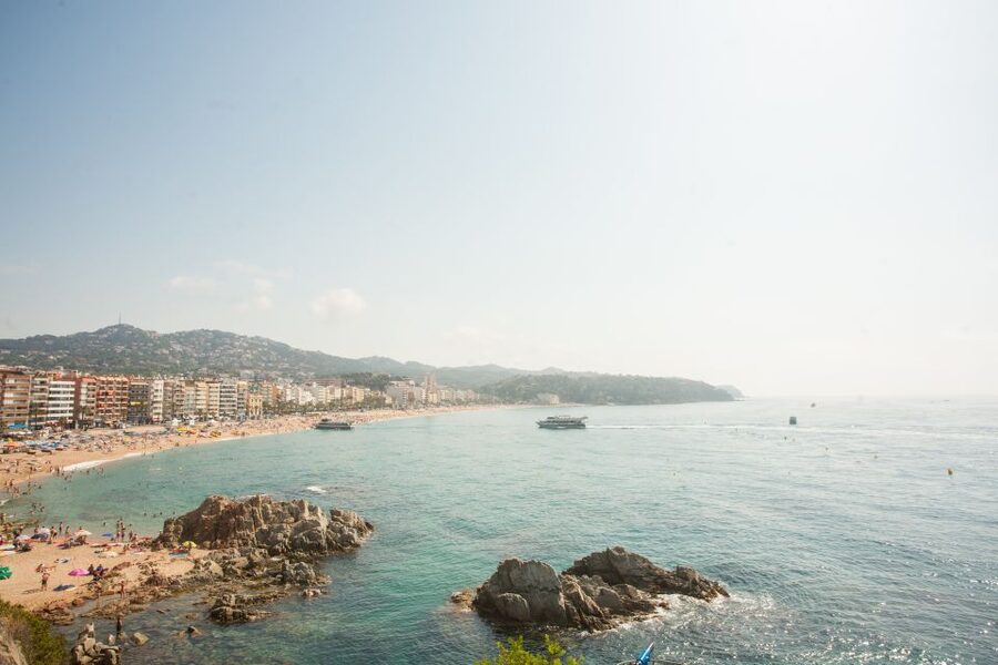From Barcelona: Costa Brava Day Tour with Boat Trip - How the full day flows (and where you might feel rushed)