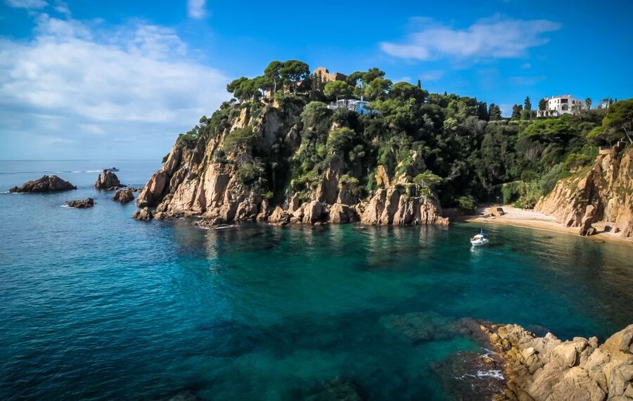 From Barcelona: Costa Brava Day Tour with Lunch - Lunch at a Family Restaurant: Where the Day Turns Into Food