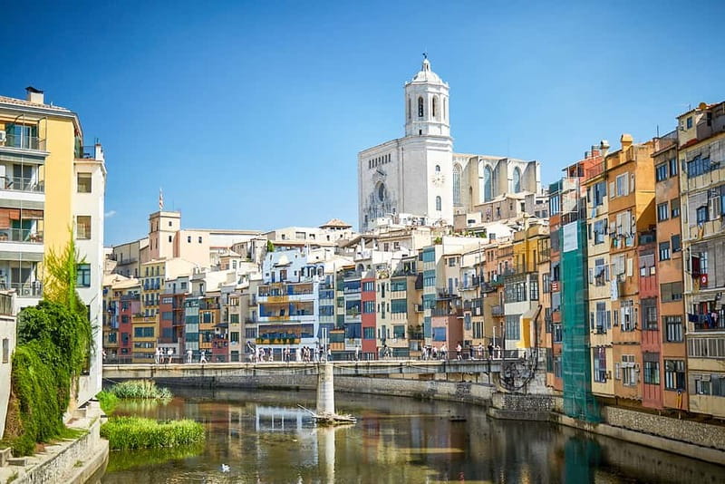 From Barcelona: Girona&Dalí Museum Day Trip with Small Group - Fast Track priority entrance at the Dalí Theatre-Museum