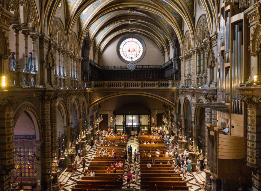 From Barcelona: Half-Day Montserrat Small Group Guided Tour - Free Time on Your Own: Cross Views, Funicular Options, and Picking a Plan