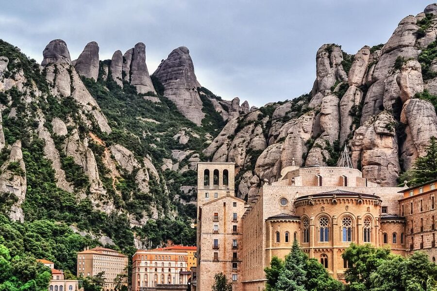 From Barcelona: Montserrat Day Trip with Optional Tickets - Food, snacks, and your walking stamina on Montserrat