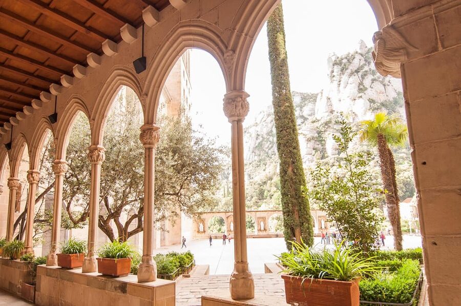 From Barcelona: Montserrat Half-Day Wine and Tapas Trip - Who should book this Montserrat and wine tapas trip