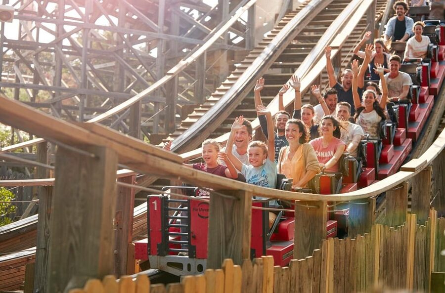 From Barcelona: PortAventura Theme Park Ticket & Transfer - Shows, parades, and 4D entertainment: how to plan your downtime