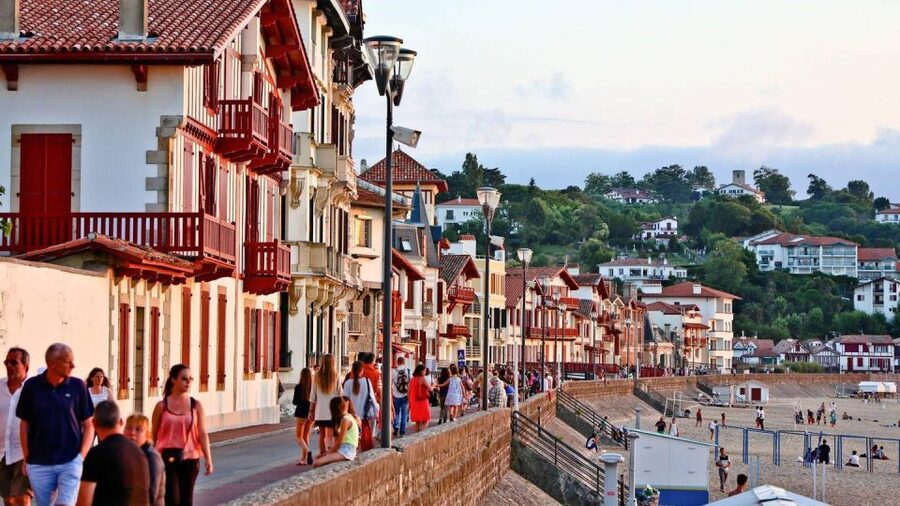 From Bilbao: Biarritz, Saint Jean de Luz, San Sebastian Tour - Practical tips to enjoy every stop without feeling rushed