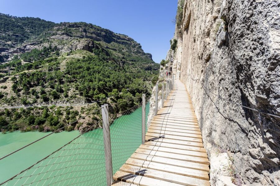 From Costa del Sol & Malaga: Caminito del Rey Guided Tour - Your Guide Matters: Multilingual Storytelling That Makes the Hike Feel Shorter