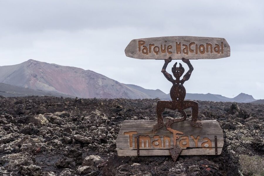 From Fuerteventura: Lanzarote Volcano and Wine Region Tour - Fuerteventura to Lanzarote, the ferry and coach rhythm