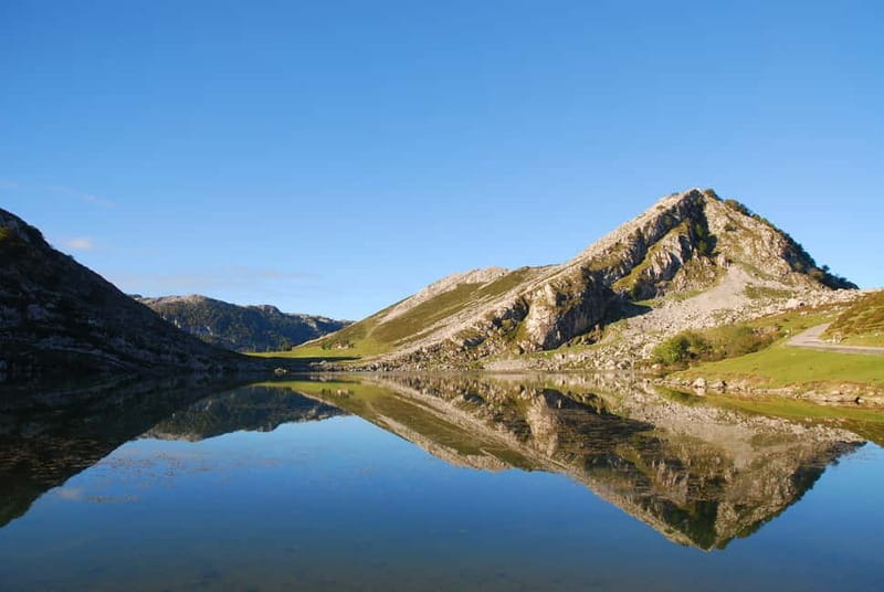 From Gijón: Covadonga Lakes, Cangas de Onís and Lastres - The Gijón to Covadonga Lakes day trip, in real-world terms