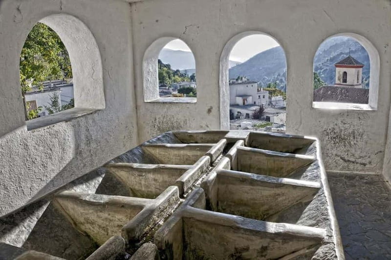 From Granada: Alpujarra Mountain Villages Tour - Pampaneira’s one-hour window: white houses and real wandering time