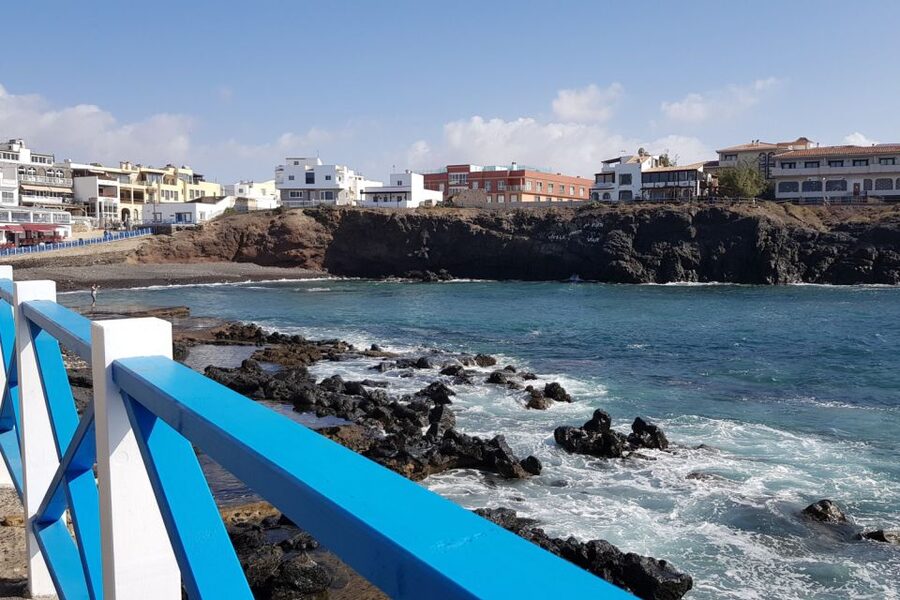 From Lanzarote: Day Trip to Fuerteventura and Corralejo - Guide and languages: what to expect from the human part
