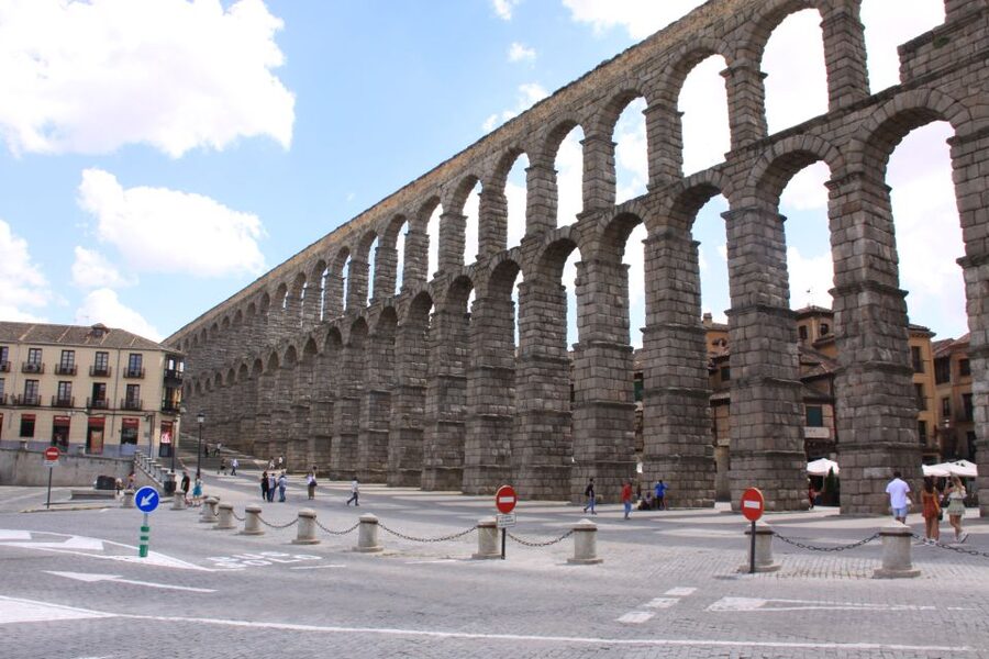 From Madrid: Avila and Segovia Full-Day Tour - Madrid to Ávila, then Segovia: how the coach ride shapes the day