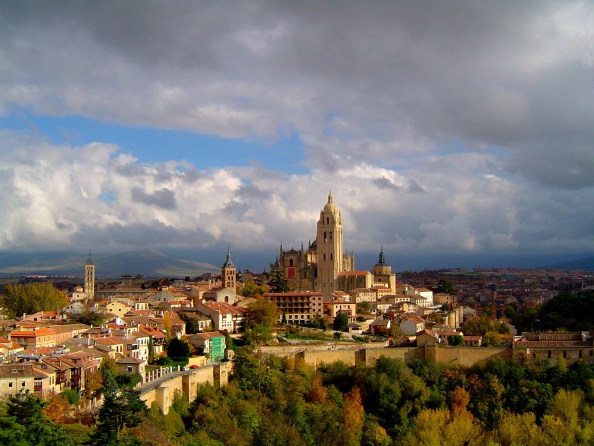 From Madrid: Ávila and Segovia Guided Day Trip - Stop 1.5: Using Ávila free time without missing the big-ticket items