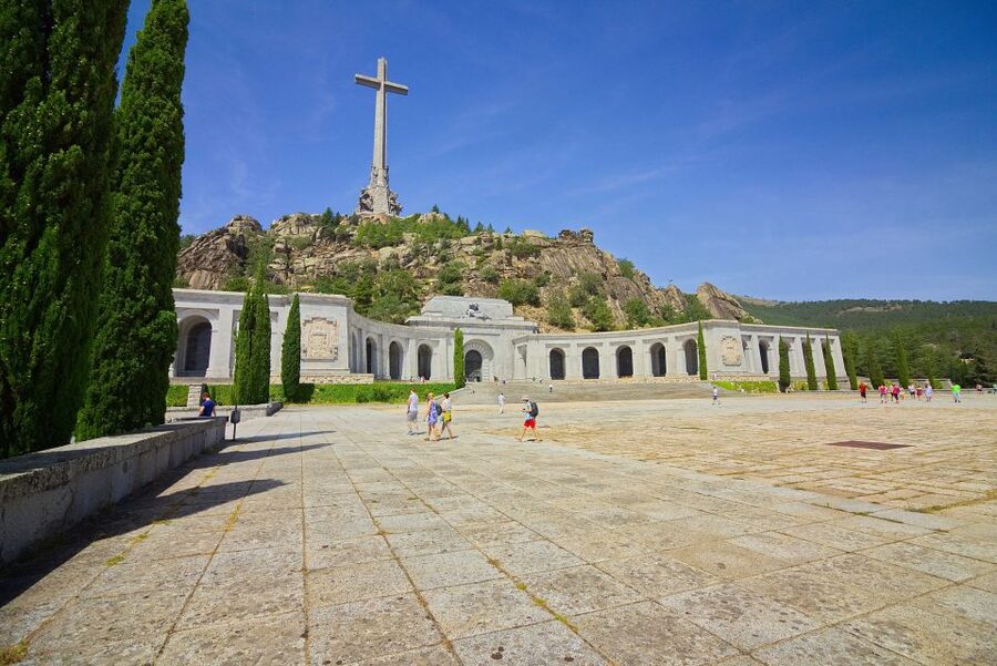 From Madrid: El Escorial and Valley's Basilica Half Day Tour - El Escorial: where monarchy, monastery, and art all meet