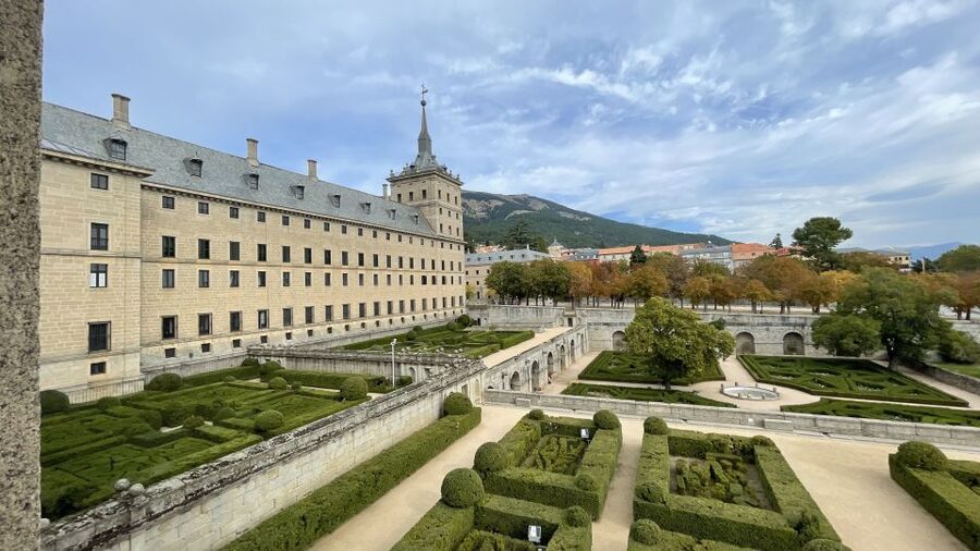 From Madrid: Escorial Monastery and the Valley of the Fallen - The rooms you should map in your head: Patio de Reyes to the Pantheons