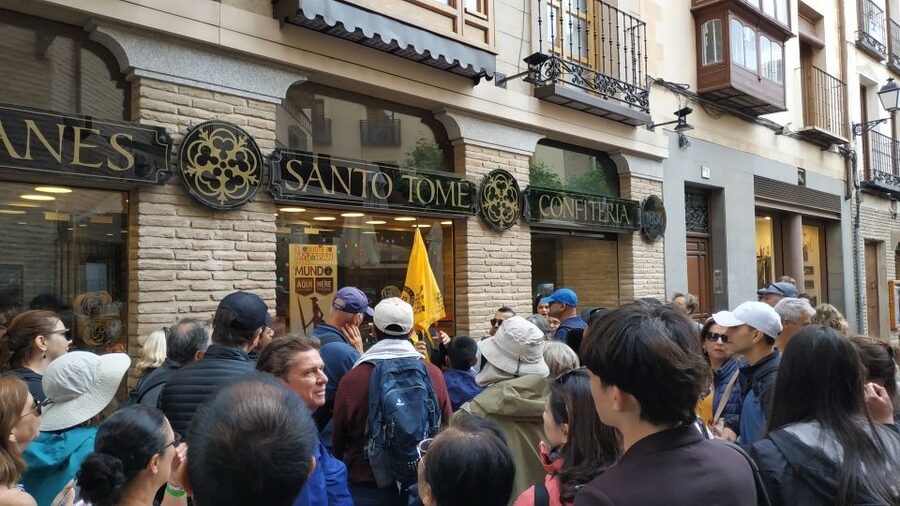 From Madrid: Guided Day Trip to Segovia and Toledo - How the guides shape the whole day