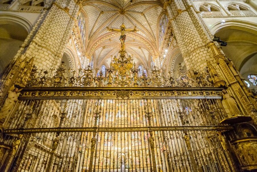 From Madrid: Segovia, Ávila, and Toledo Guided Tour - Key things you will notice right away