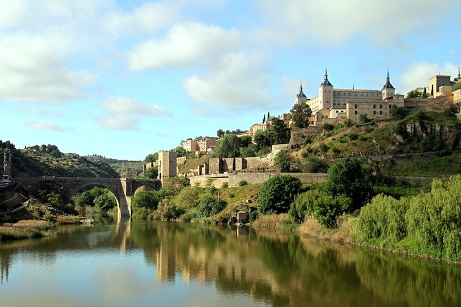 From Madrid: Segovia & Toledo with Alcazar and Cathedral - The Segovia start: guided streets, aqueduct views, then Alcazar time