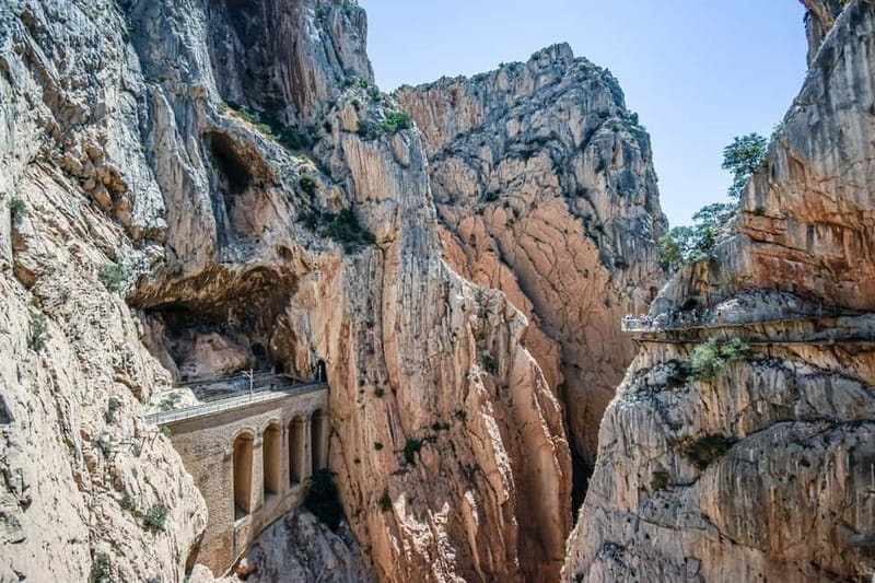 From Málaga: Caminito del Rey Day Trip & Guided Tour - Caminito del Rey’s rebuilt walkway, and why it matters