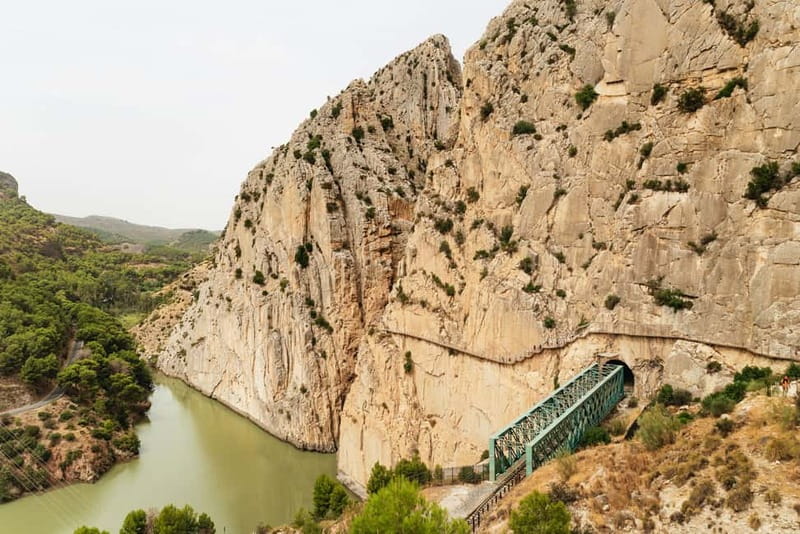From Málaga & Costa del Sol: Caminito del Rey Guided Tour - Where the guide adds value most
