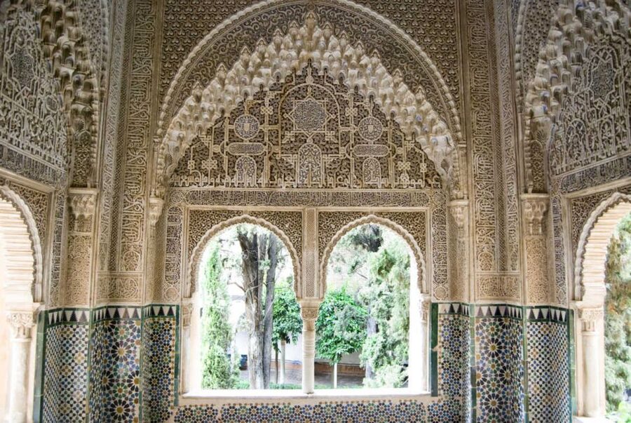 From Malaga: Granada Full-Day Trip with Alhambra - Inside the Nasrid Palaces: What to Look For Beyond the Photos