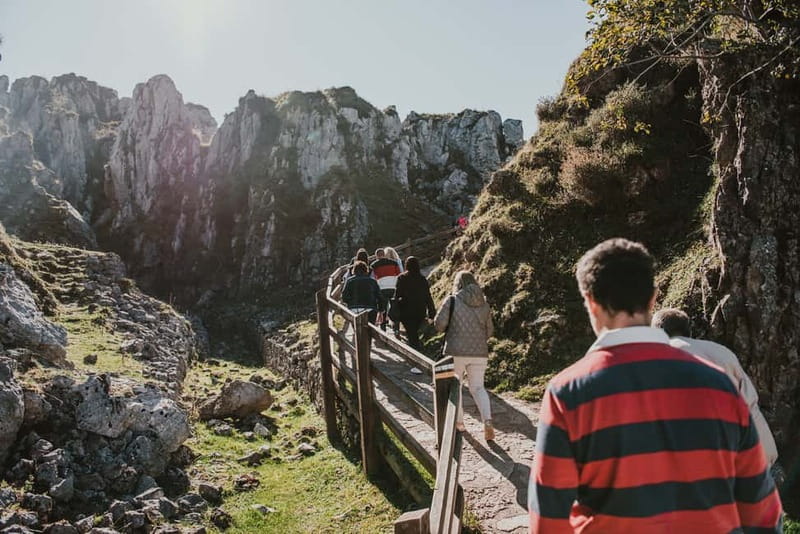 From Oviedo: Covadonga Lakes, Cangas de Onís, and Lastres - Lastres on the Coast: Historic Streets and a Spectacular View