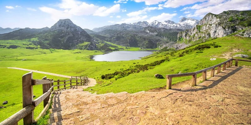 From Oviedo: Covadonga Lakes, Cangas de Onís, and Lastres - Picos de Europa Without the Big Hike: Learn the Mountains From the Bus