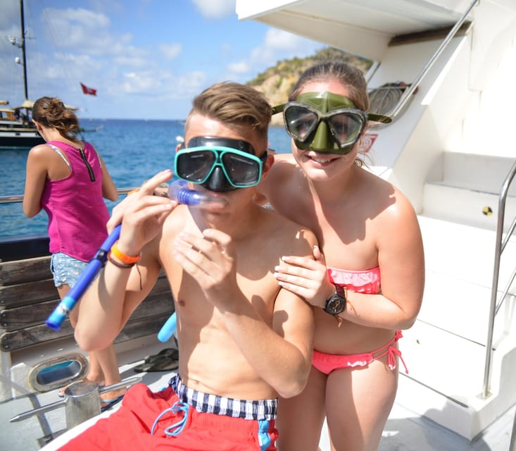 From Paguera: Dolphin Watching Cruise in a Glass-Bottom Boat - Dolphin time etiquette: how crews try to protect the moment