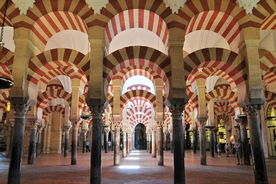 From Seville: Córdoba and Mosque Cathedral Full-Day Tour - Córdoba on Foot: The Jewish Quarter, Calle de las Flores, and the Synagogue