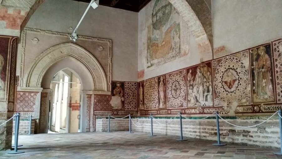 From Seville: Italica Roman City & Medieval Monastery Tour - The amphitheater experience: what you should focus on