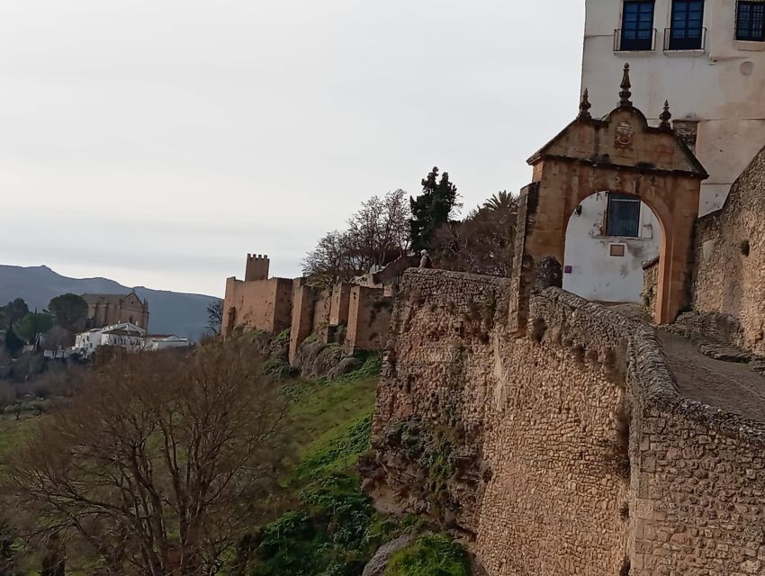From Seville: Ronda+Setenil de las Bodegas Day Trip - Ronda: cliffs, Puente Nuevo, and your choice of pacing