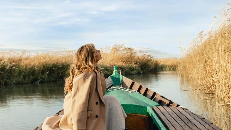 From Valencia: Albufera Natural Park Eco Boat Tour & Sunset - El Palmar fishing village and the XVIII-century barraca