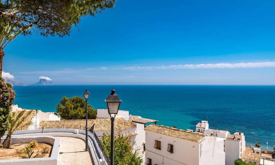 From Valencia: Trip to Guadalest, Altea, and entry to the Algar Waterfalls - What to pack so you enjoy the whole day