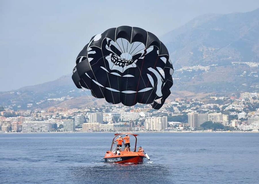 Fuengirola: The Best Parasailing Experience in Fuengirola - The flight itself: 12 to 15 minutes at 350 meters
